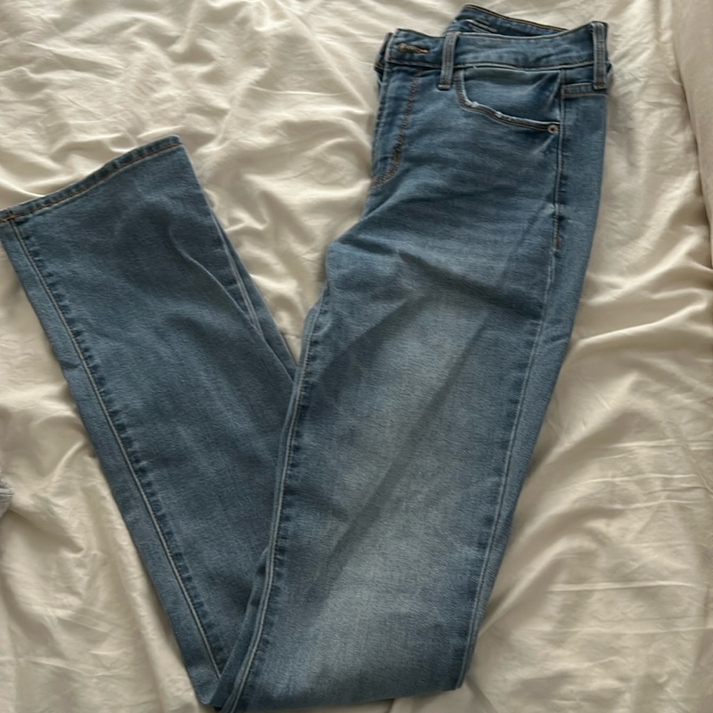 Kick boot high waisted jeans